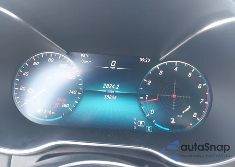 2021 Mercedes-Benz C 300 Coupe z USA, uszkodzony, nr VIN W1KWJ8DB9MG065062